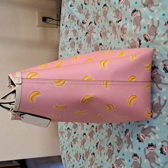 Coach Reversible Tote Banana Print - Picture 5 of 9